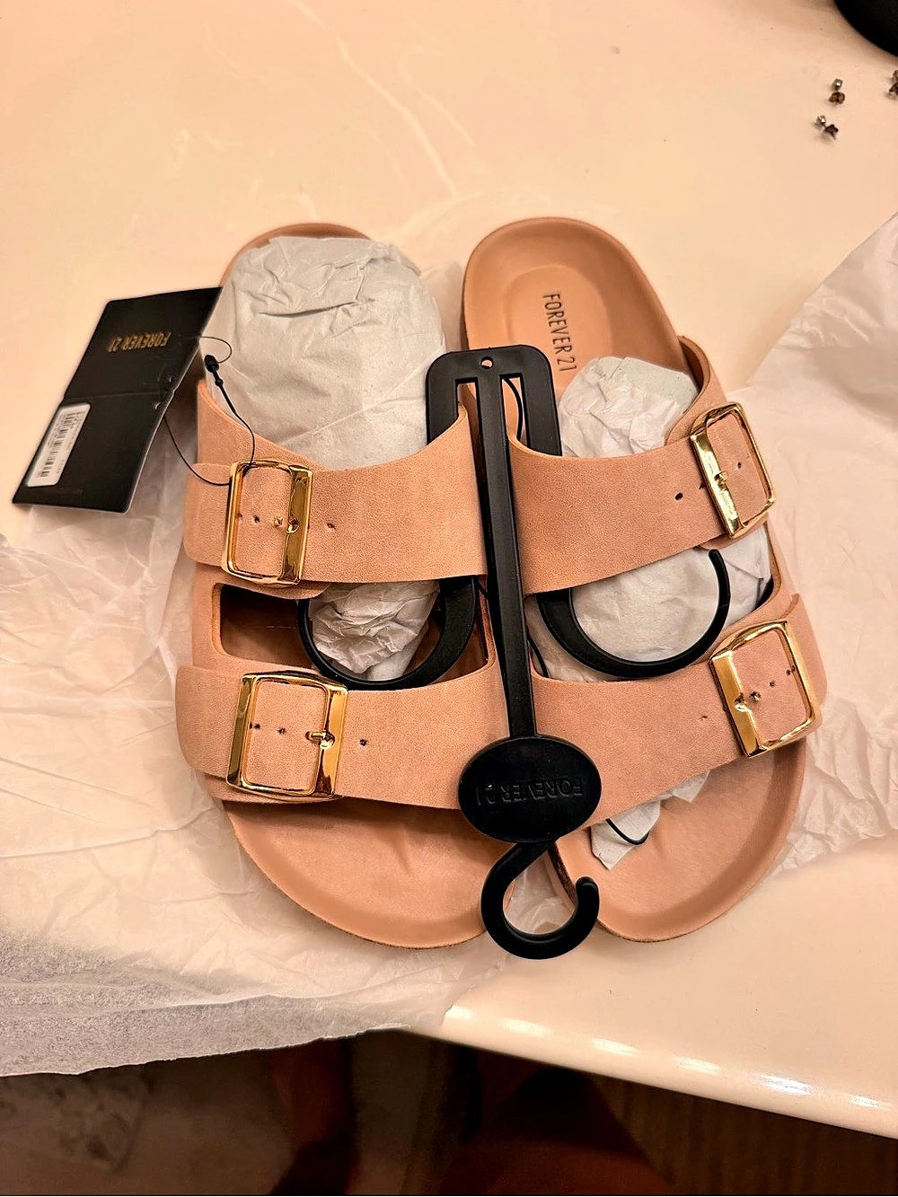 Forever 21 Strappy Buckle Sandals in Pink US 7 NWT